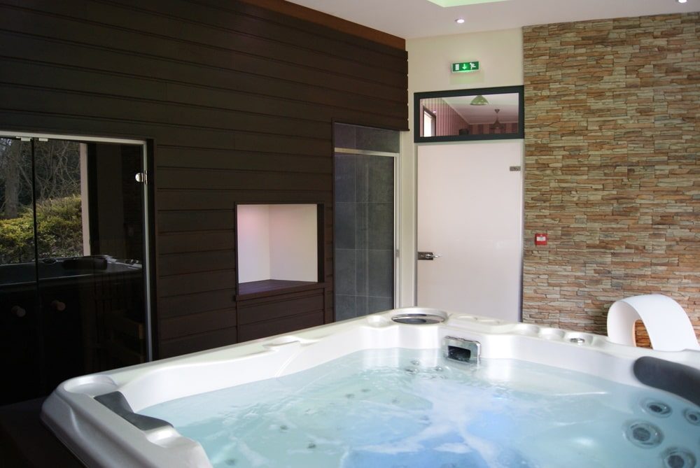pool-house-min